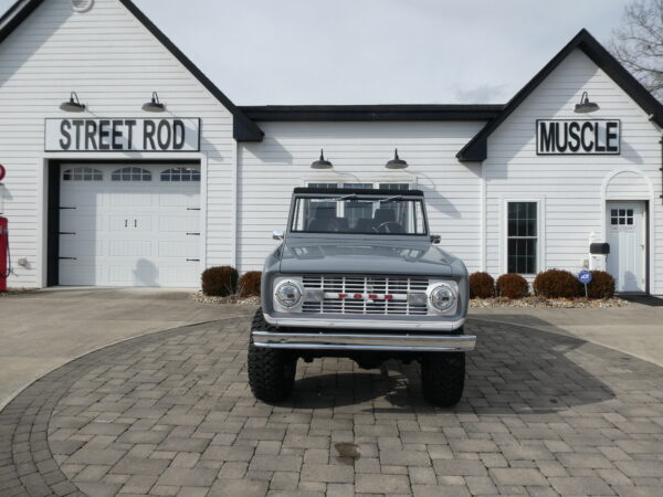 1969 Ford Bronco Custom SUV — photo
