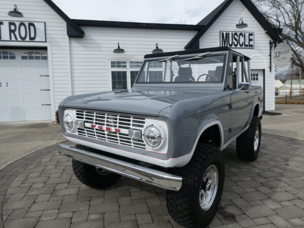 1969 Ford Bronco Custom SUV — photo
