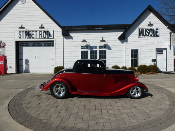 1933 Ford Coupe — photo
