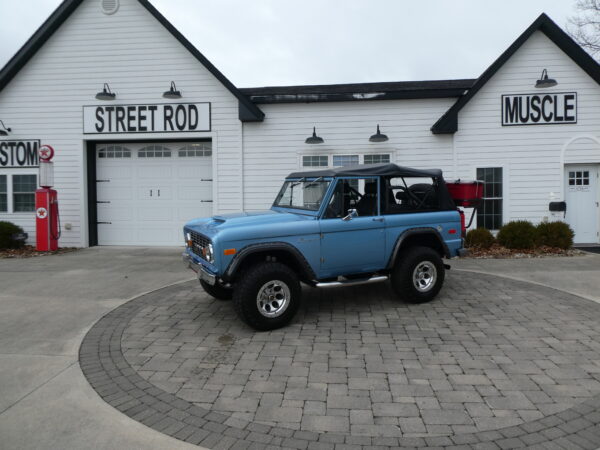 1973 Ford Bronco — photo