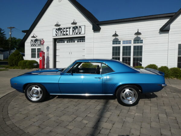 1969 Chevy Camaro Custom — photo