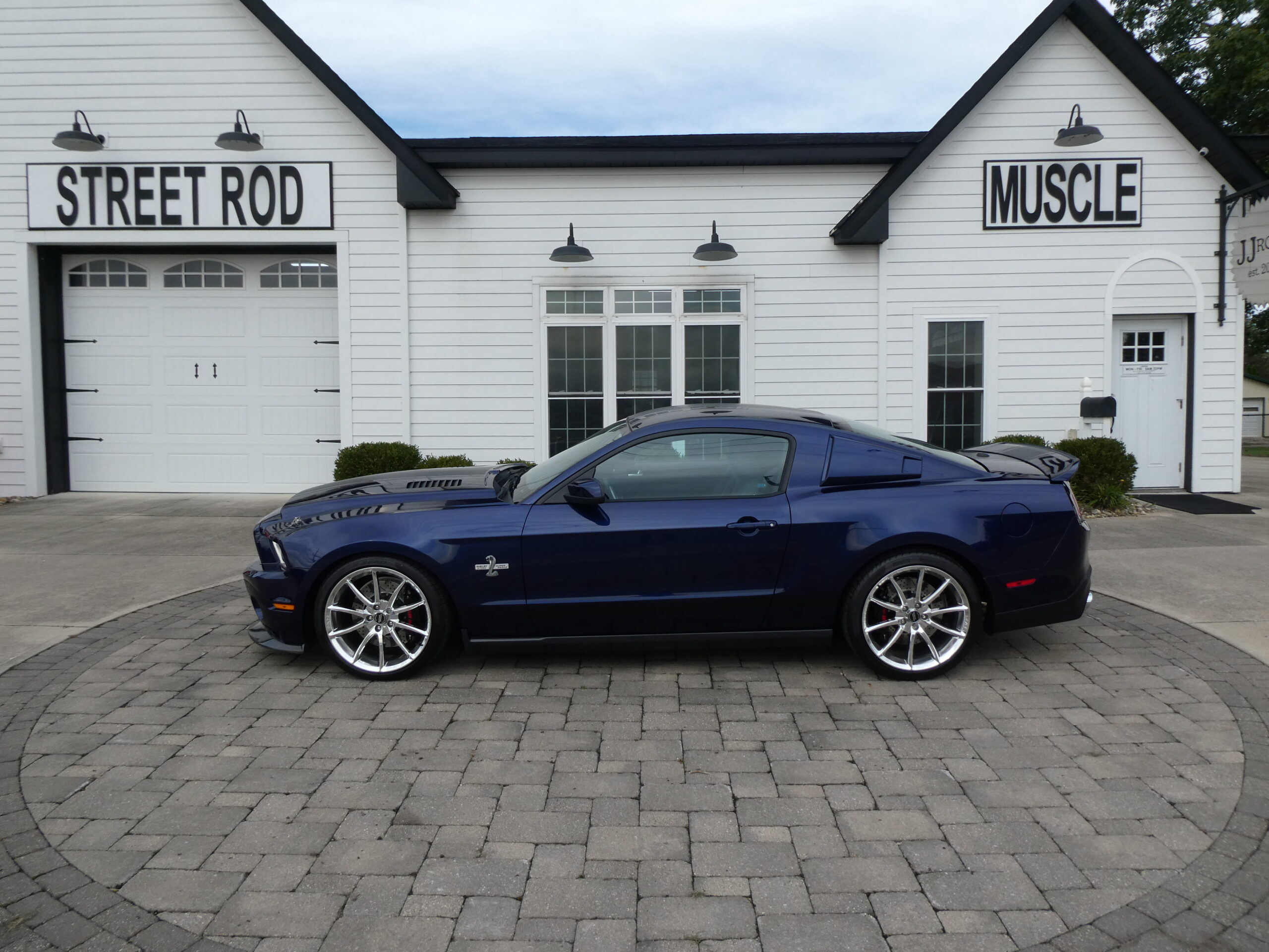 2010 Ford Mustang GT 500 Shelby — photo