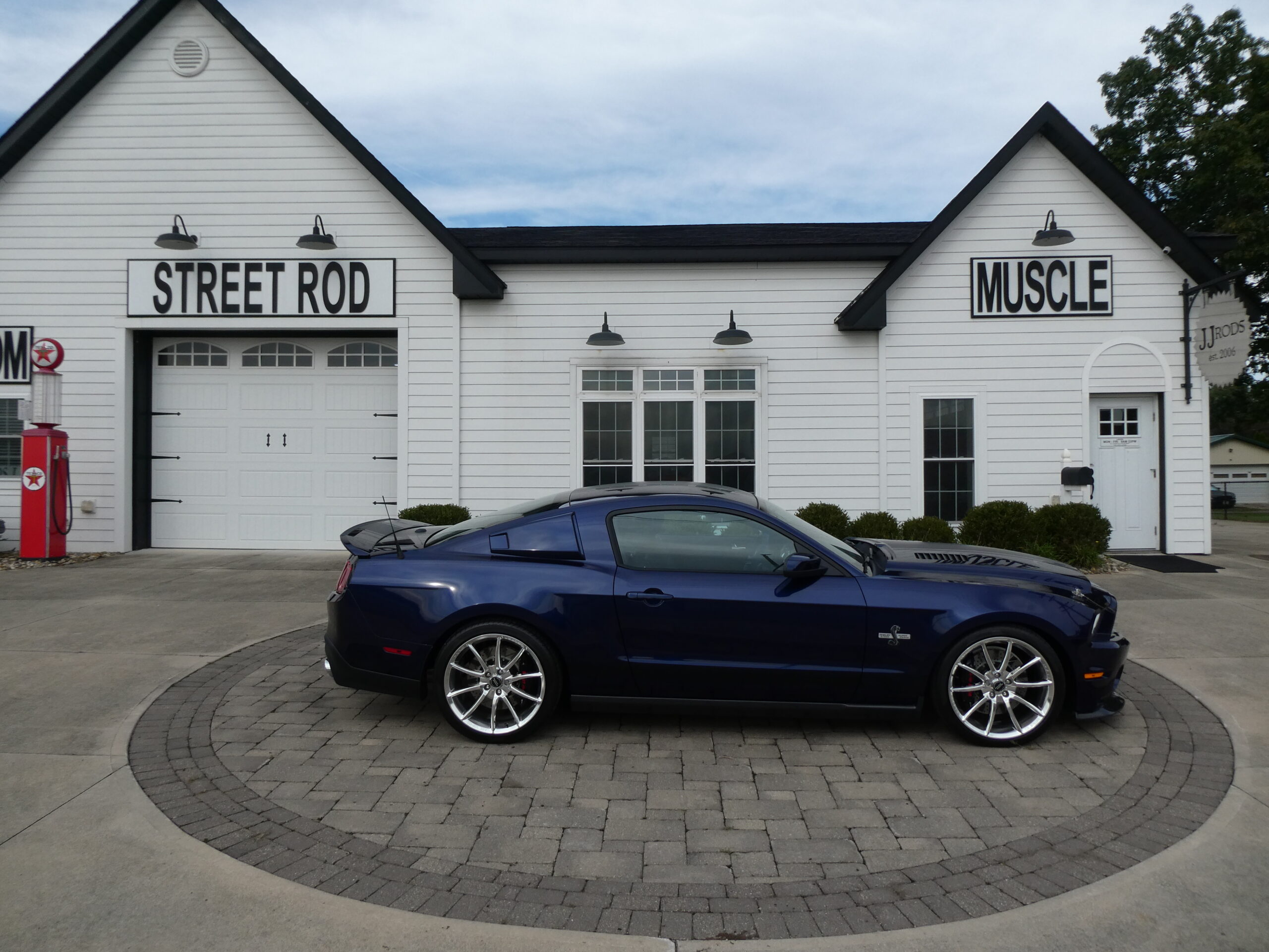 2010 Ford Mustang GT 500 Shelby — photo
