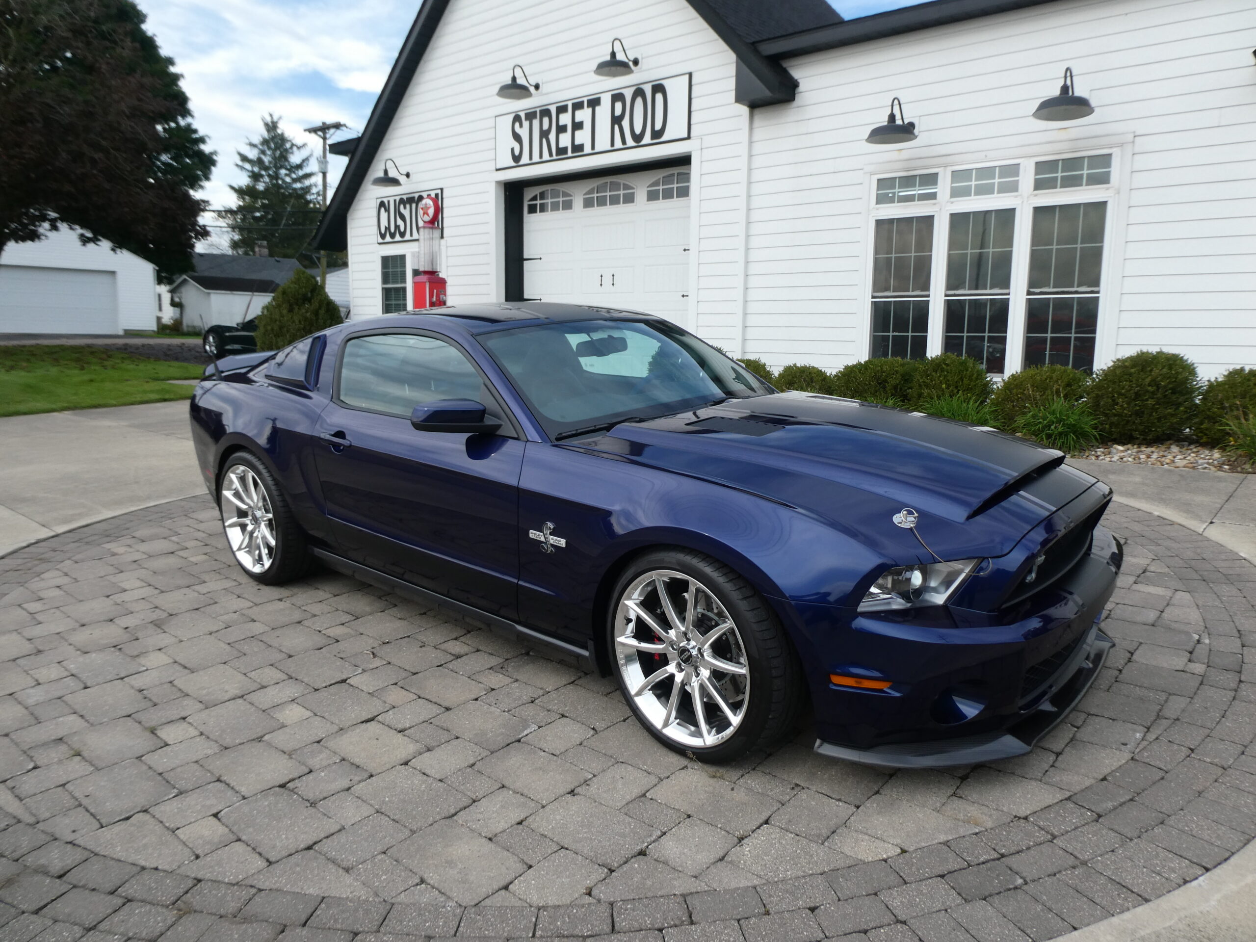 2010 Ford Mustang GT 500 Shelby — photo
