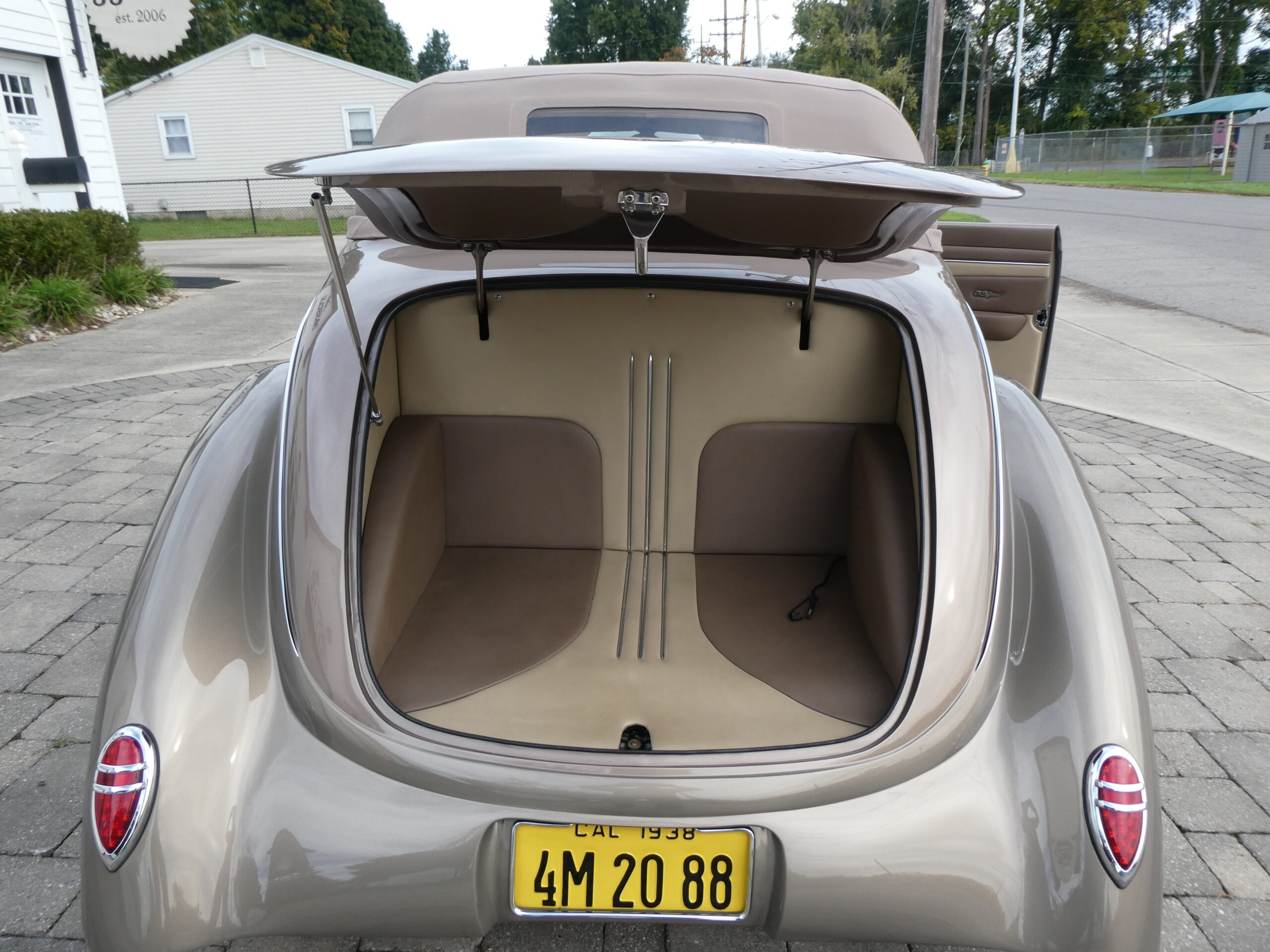 1938 Ford Roadster — photo