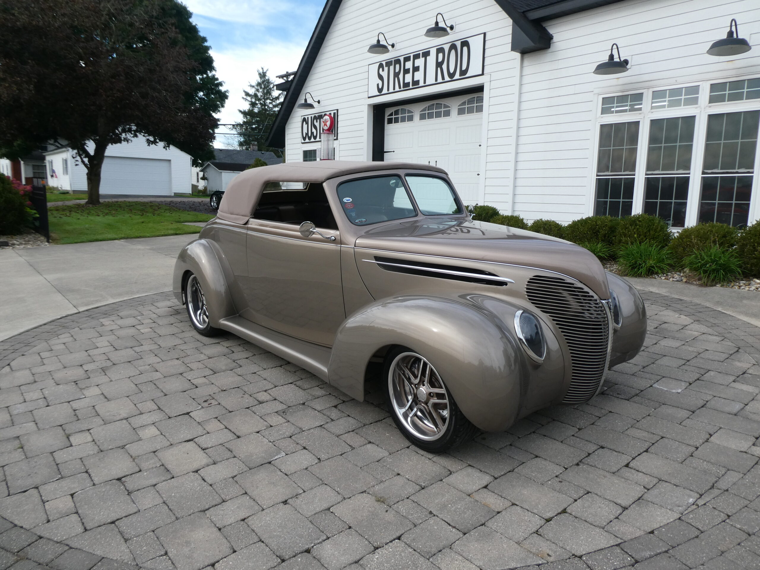 1938 Ford Roadster — photo