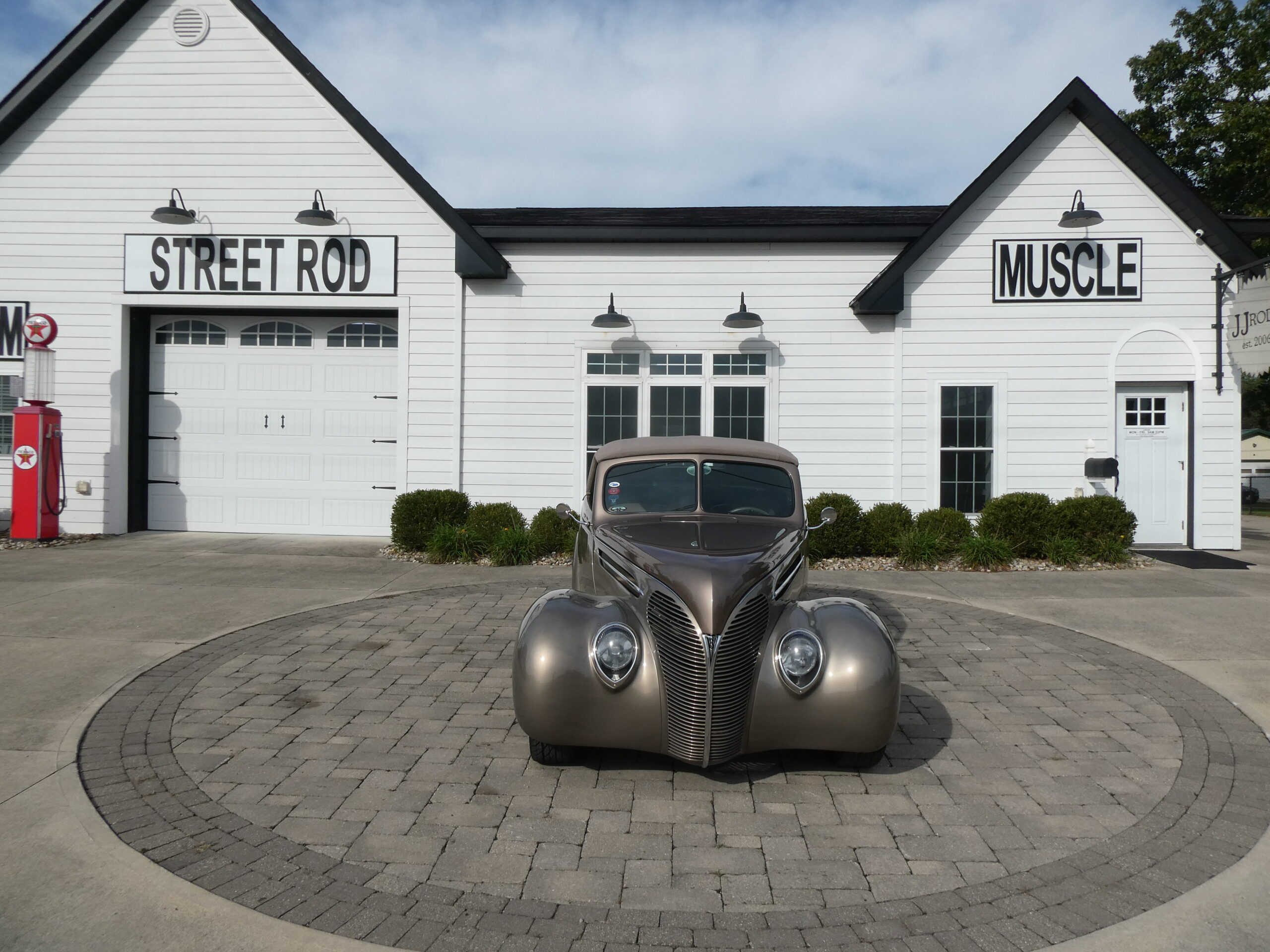 1938 Ford Roadster — photo