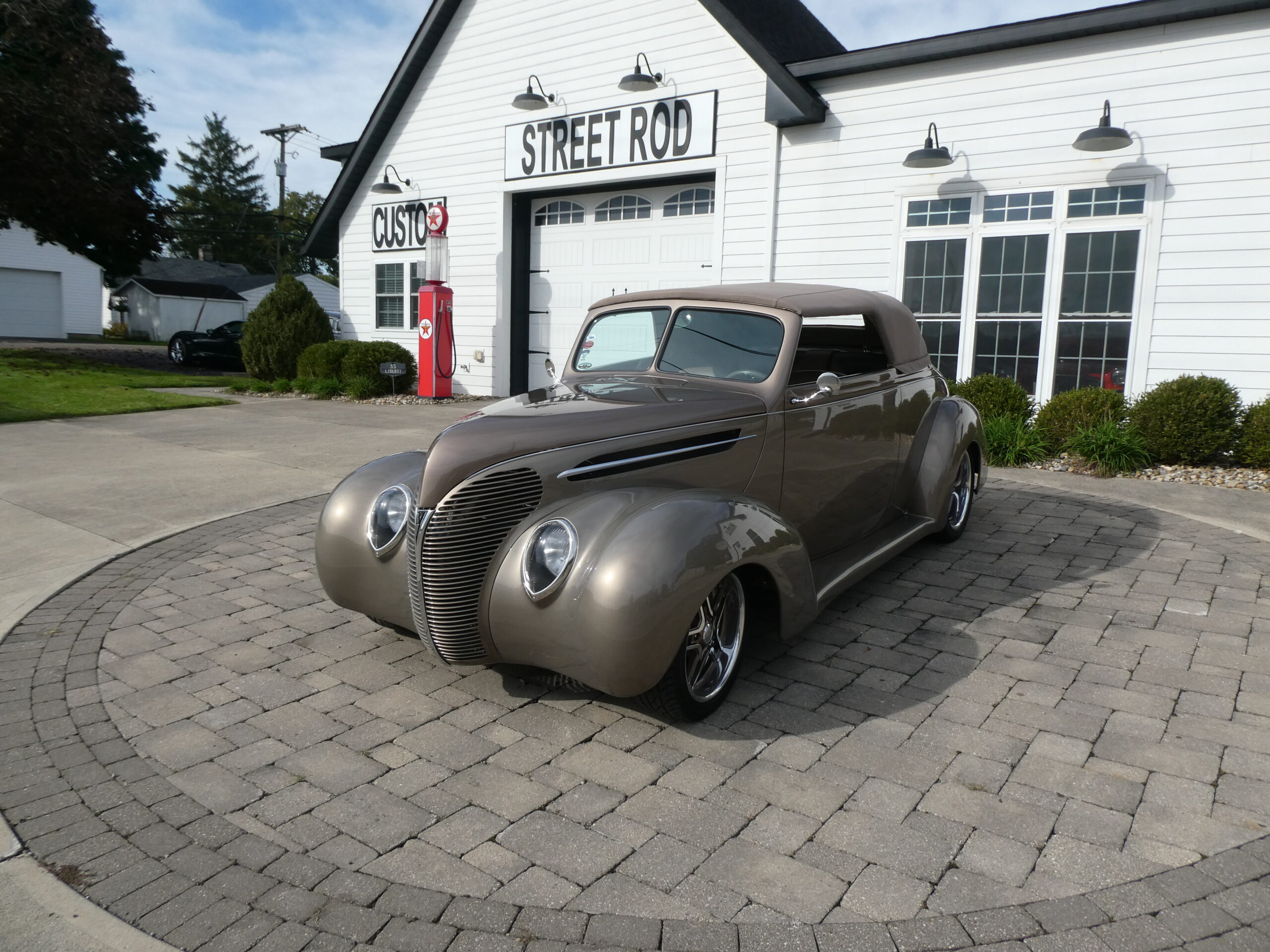 1938 Ford Roadster — photo