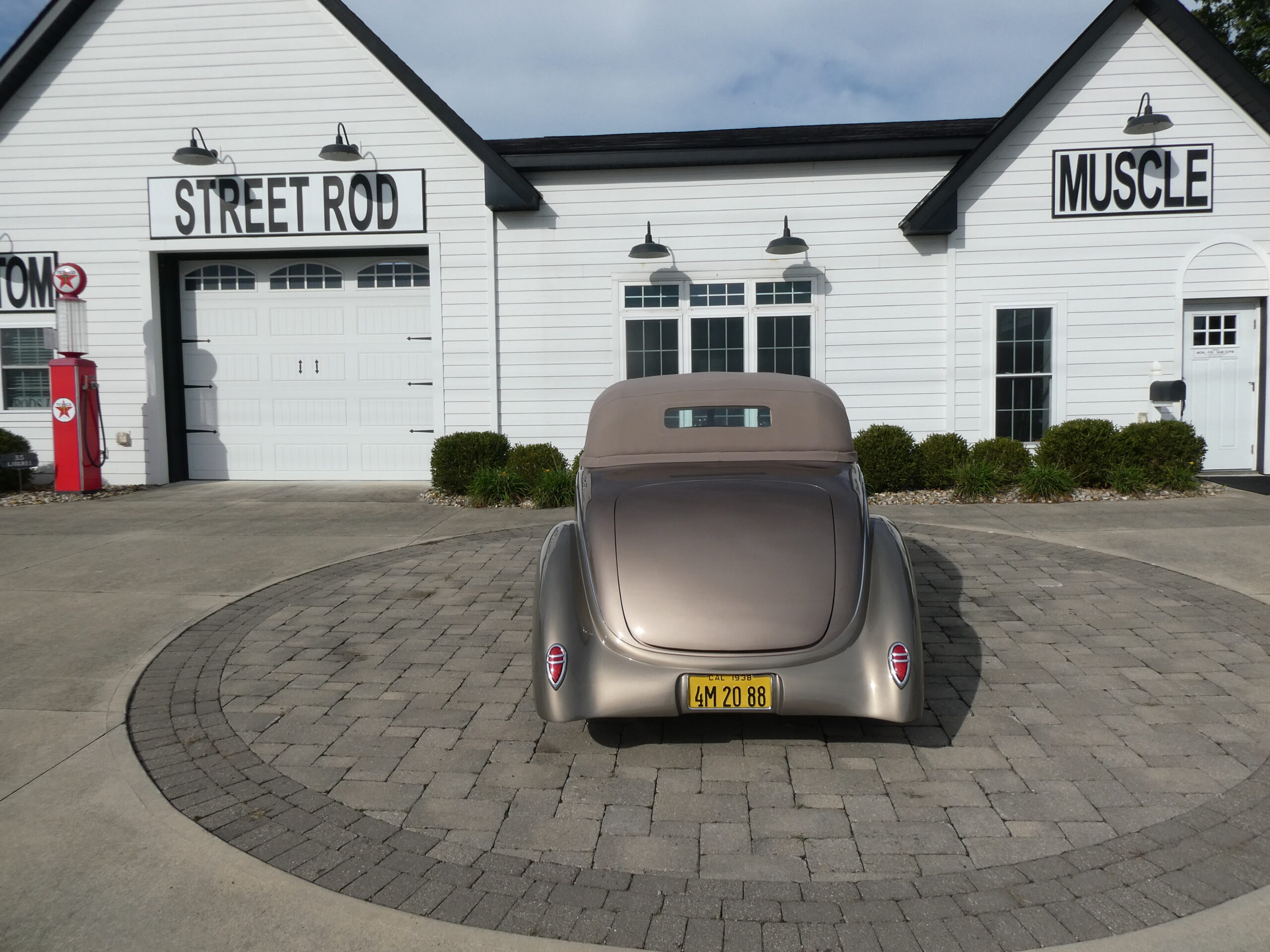 1938 Ford Roadster — photo