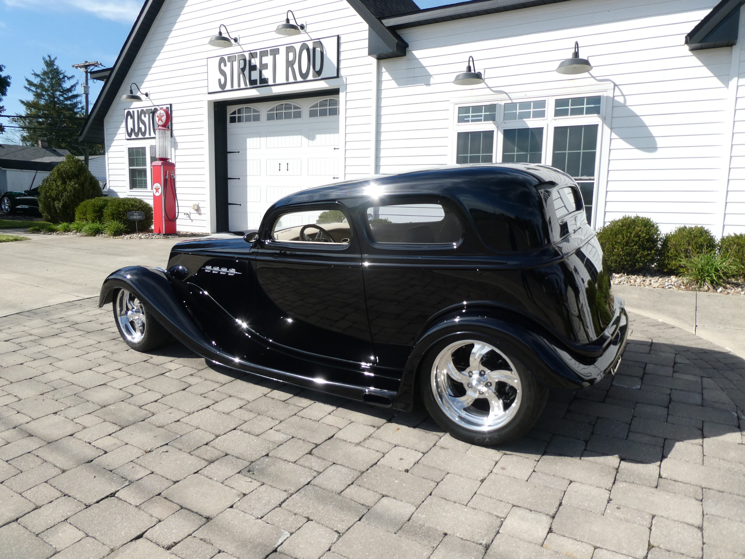 1933 Ford Vicky — photo