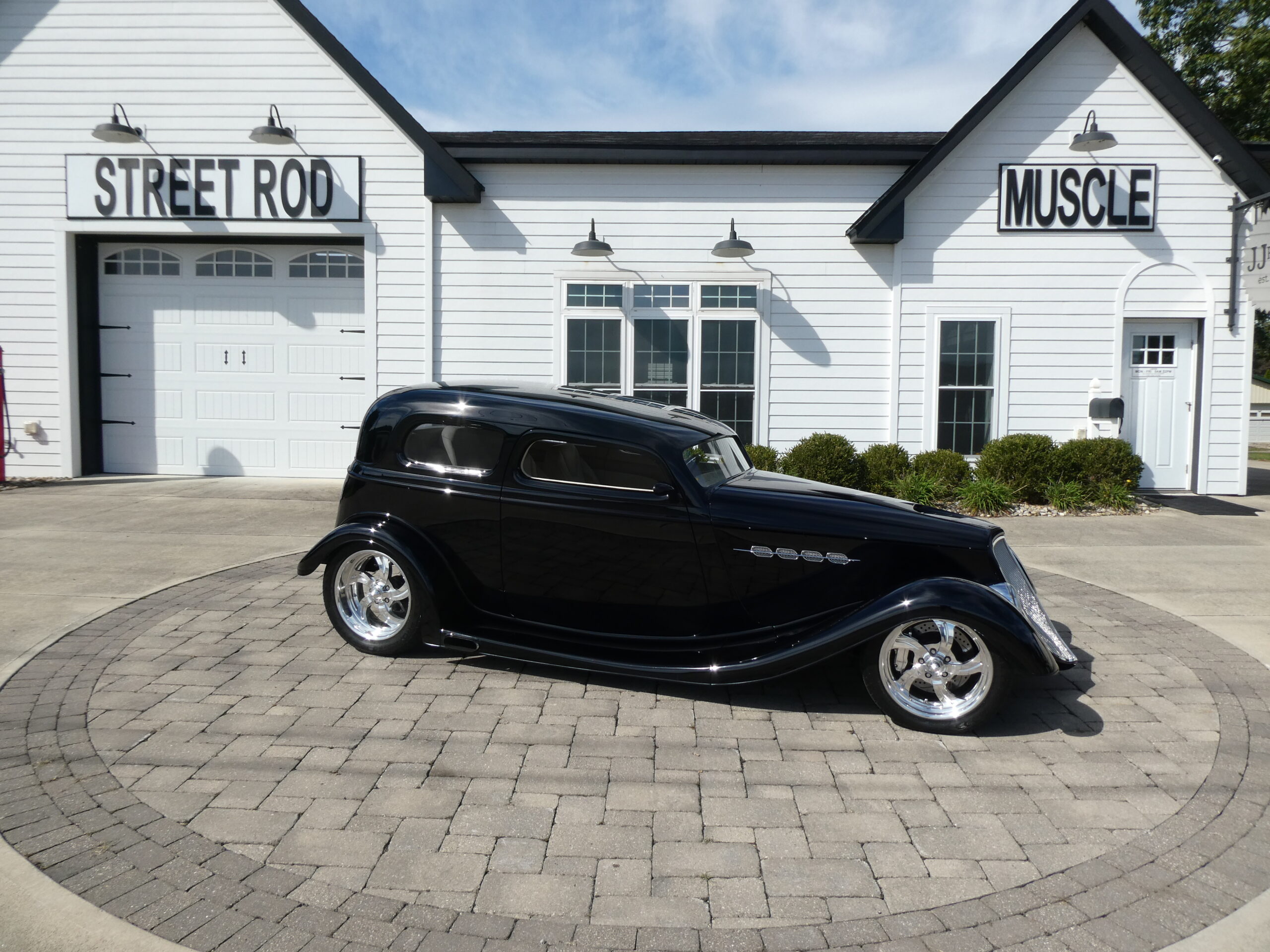 1933 Ford Vicky — photo