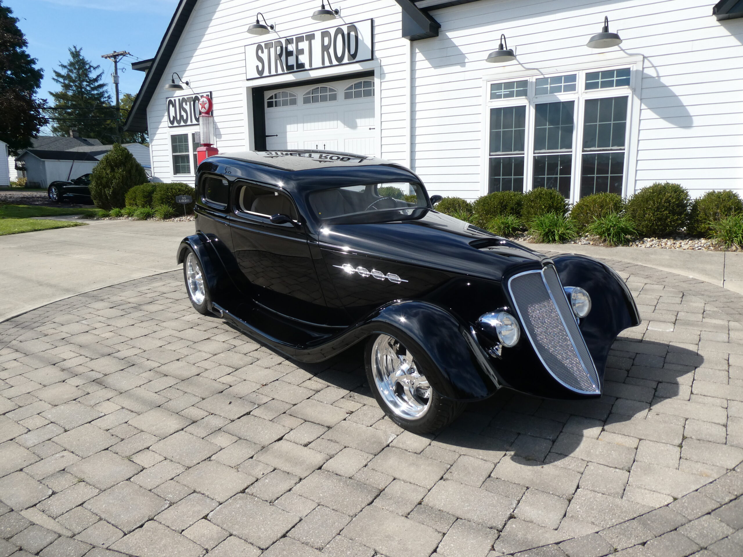 1933 Ford Vicky — photo