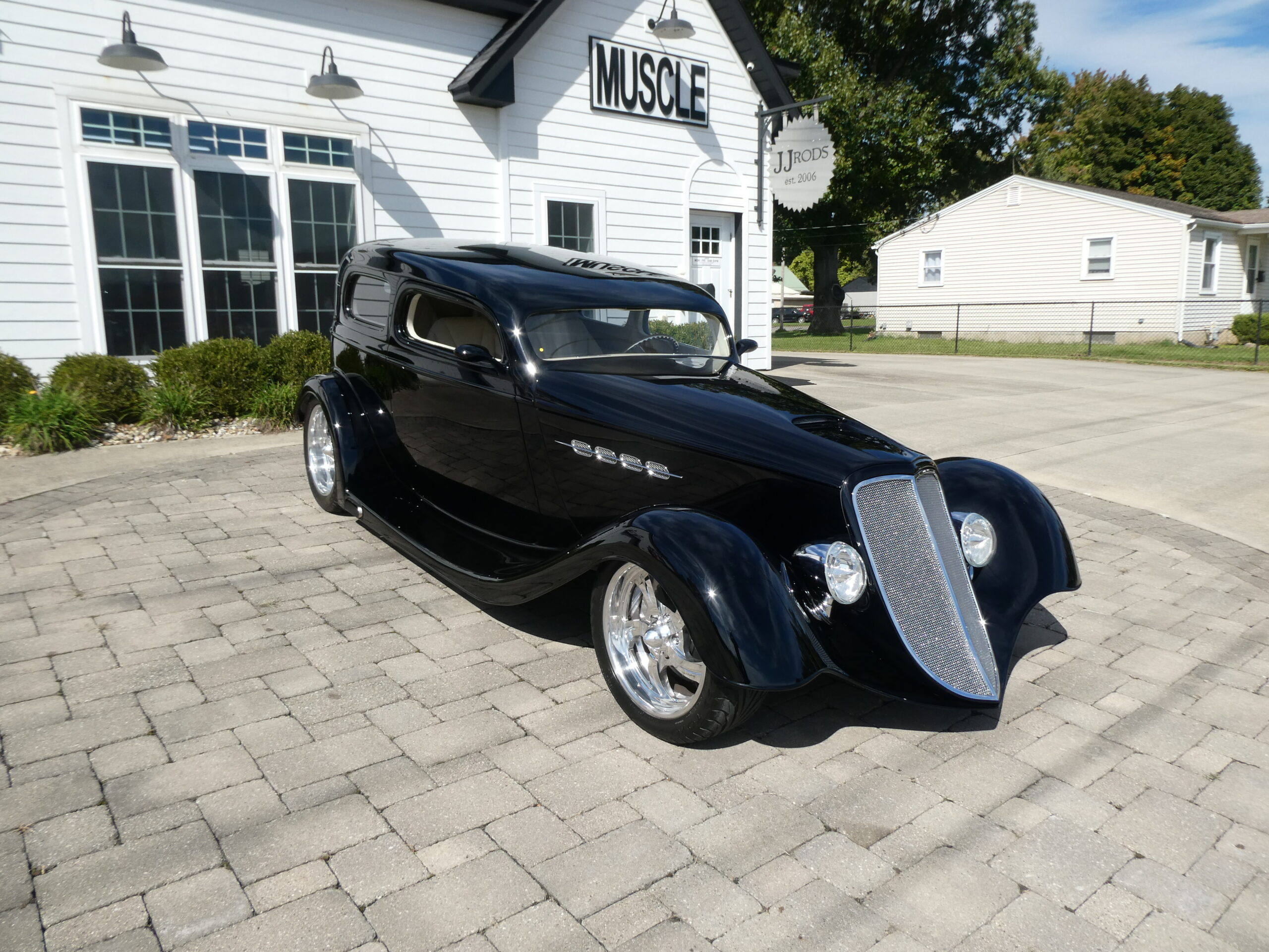 1933 Ford Vicky — photo